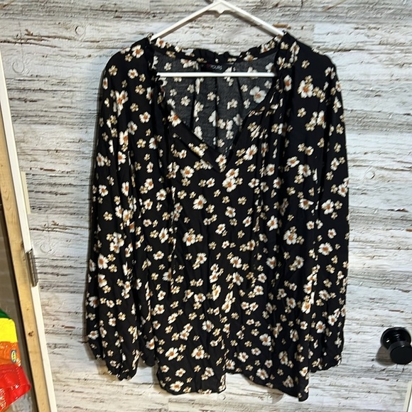 Long sleeve floral shirt size 3X - Picture 2 of 9